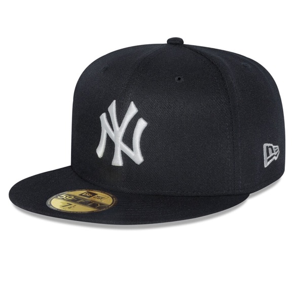 Navy NY Yankee Logo Cap - Picture 2 of 4